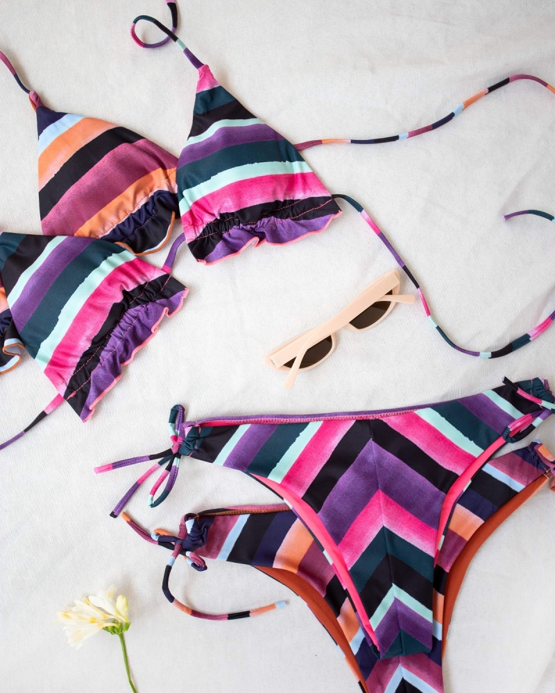 Σετ ριγέ bikini με κορδονάκια