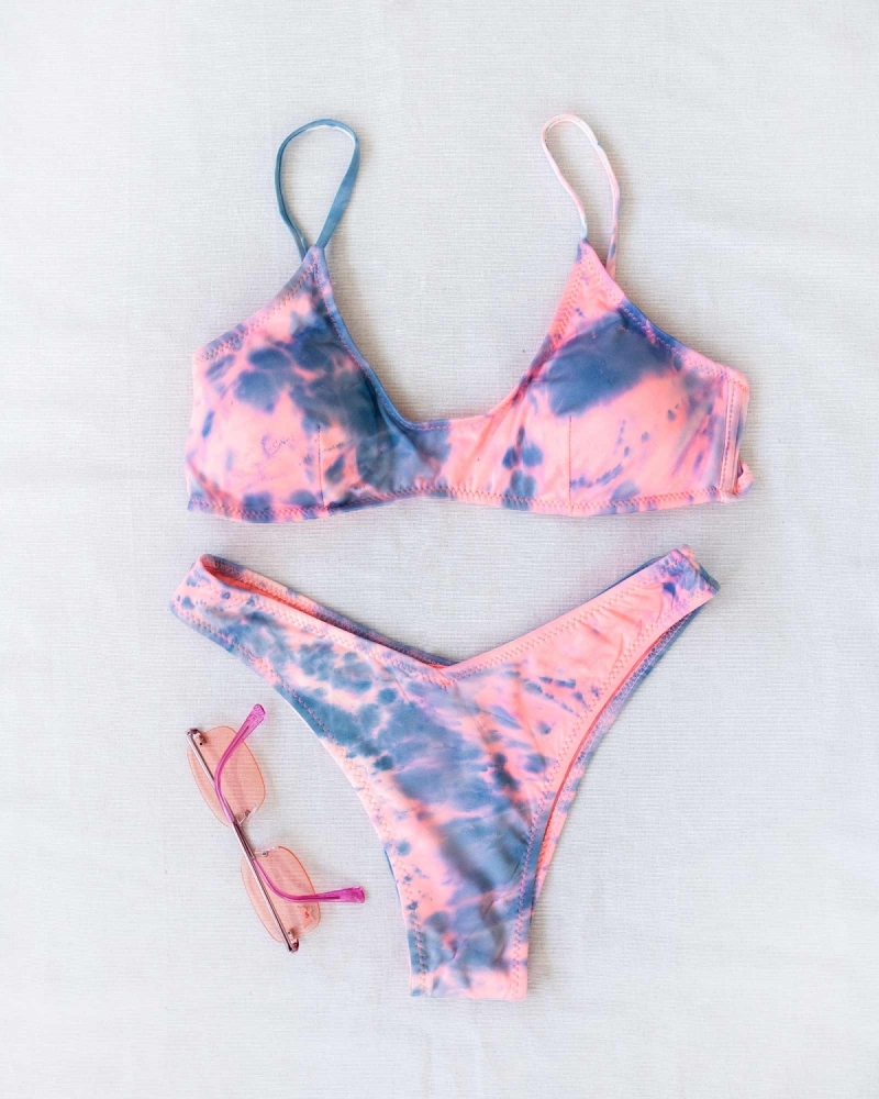 Σετ tie dye bikini με v cut σχέδιο