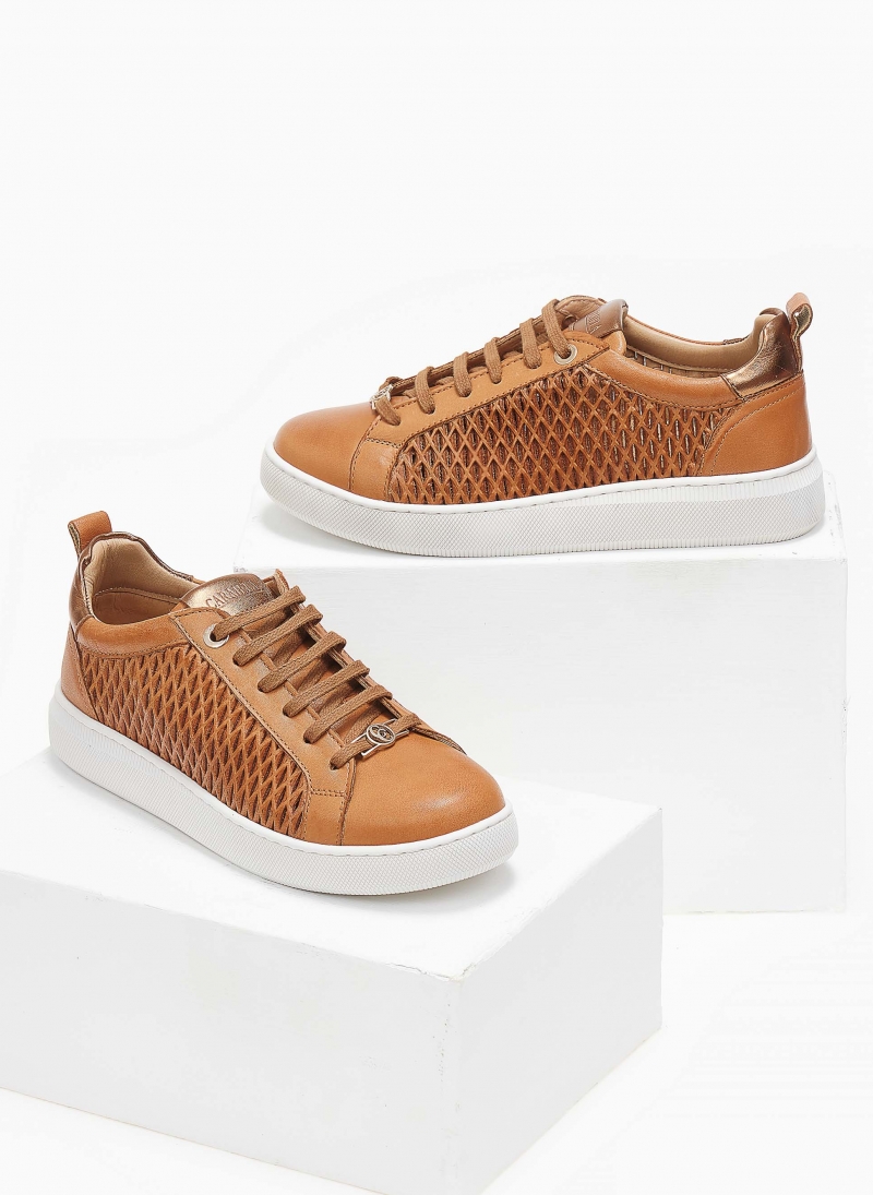 Sneakers δερμάτινα με διάτρητο σχέδιο Carmela 160797