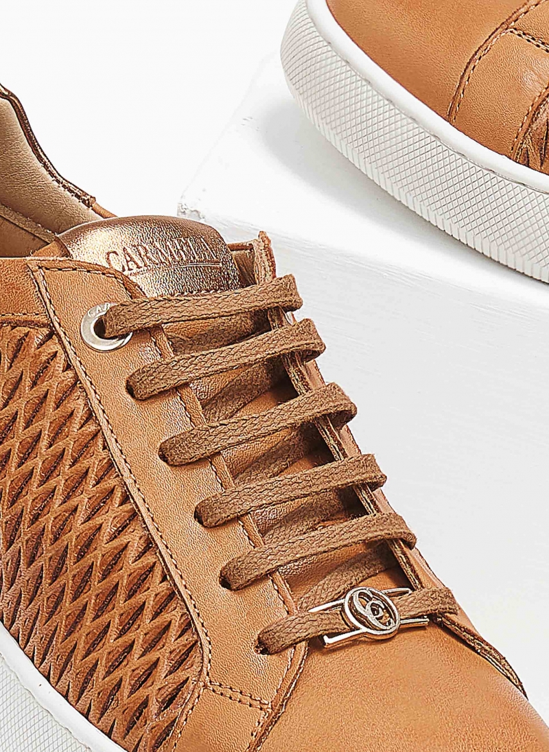 Sneakers δερμάτινα με διάτρητο σχέδιο Carmela 160797