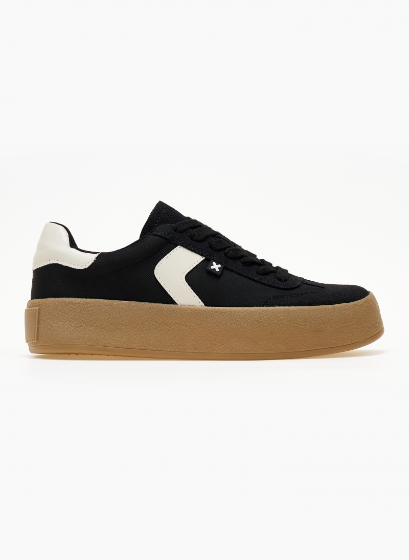 Sneakers flatforms με διχρωμία Xti 142953