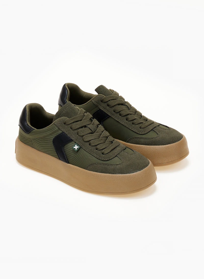 Sneakers flatforms με διχρωμία Xti 142953