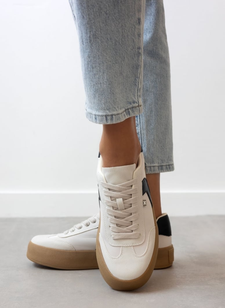 Sneakers flatforms με διχρωμία Xti 142953
