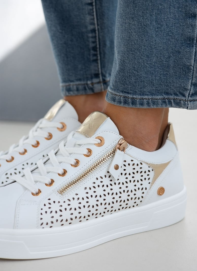 Sneakers flatforms με φερμουάρ Xti 142229