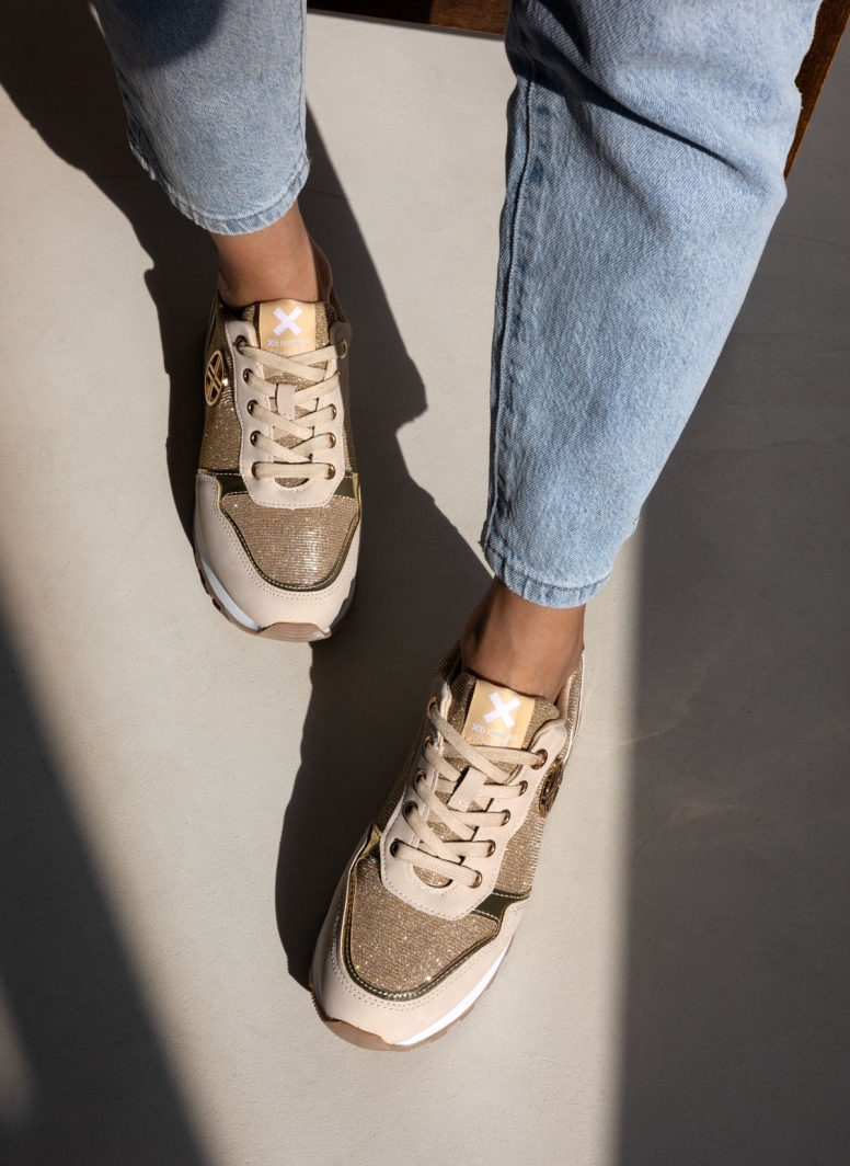 Sneakers με glitter ύφασμα Xti 142374
