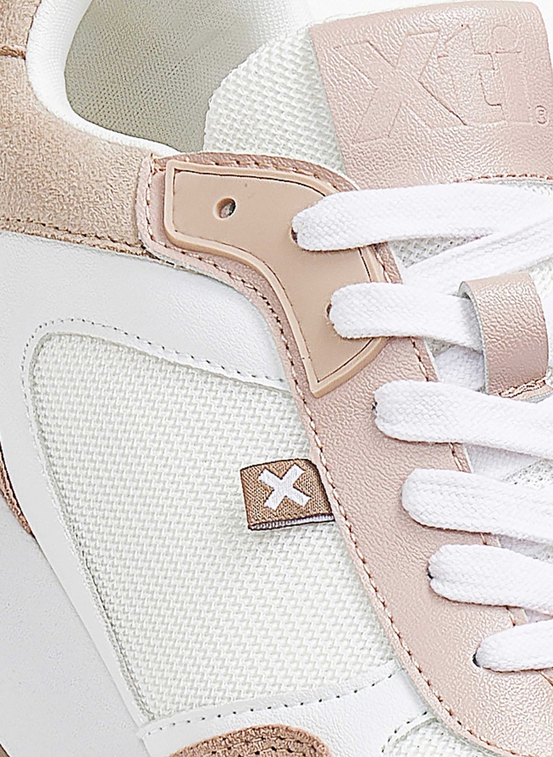 Sneakers με μεταλλικά στοιχεία Xti 140870