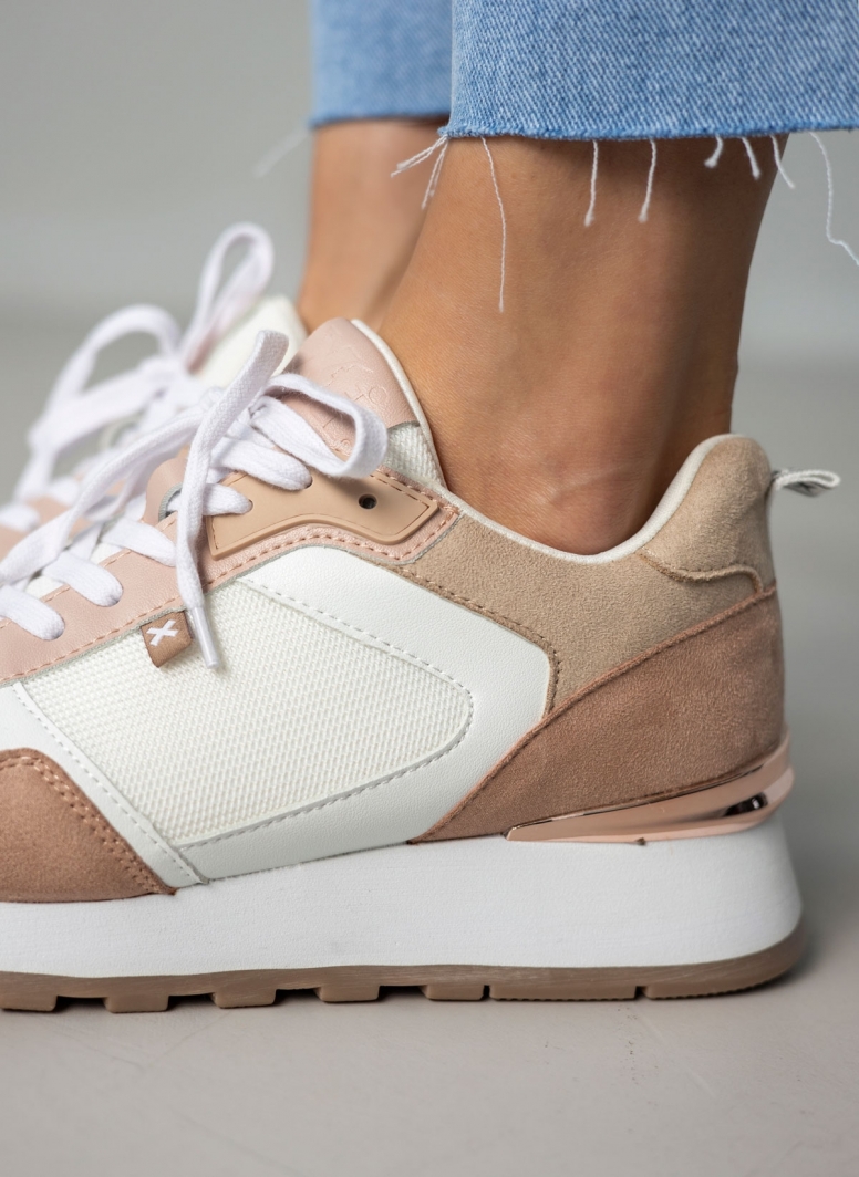 Sneakers με μεταλλικά στοιχεία Xti 140870