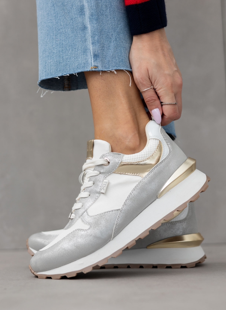 Sneakers με μεταλλική λεπτομέρεια Xti 140851