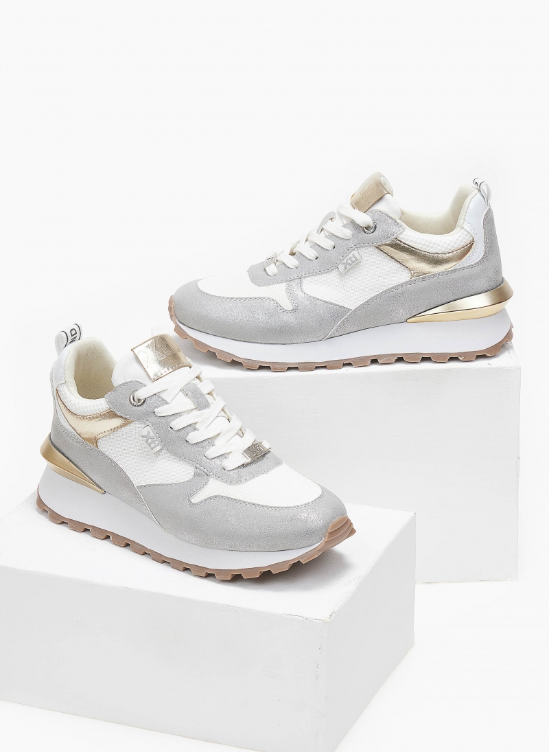 Sneakers με μεταλλική λεπτομέρεια Xti 140851