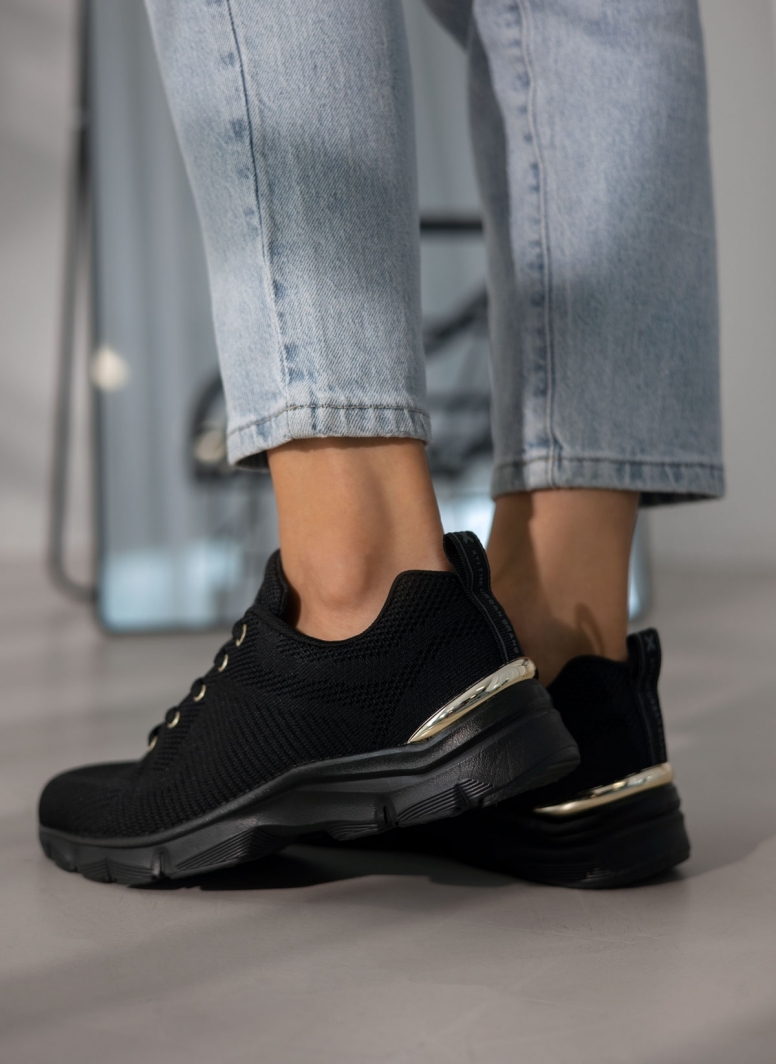 Sneakers με πλεκτό σχέδιο Xti 142452