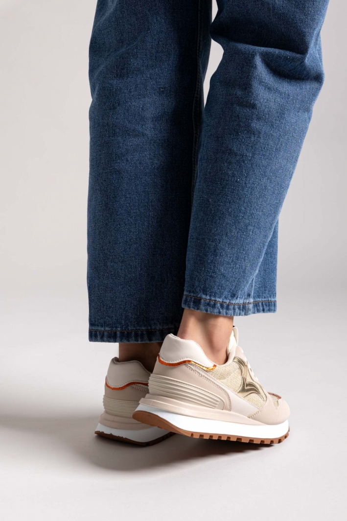 Sneakers με ψηλή σόλα ERYNN