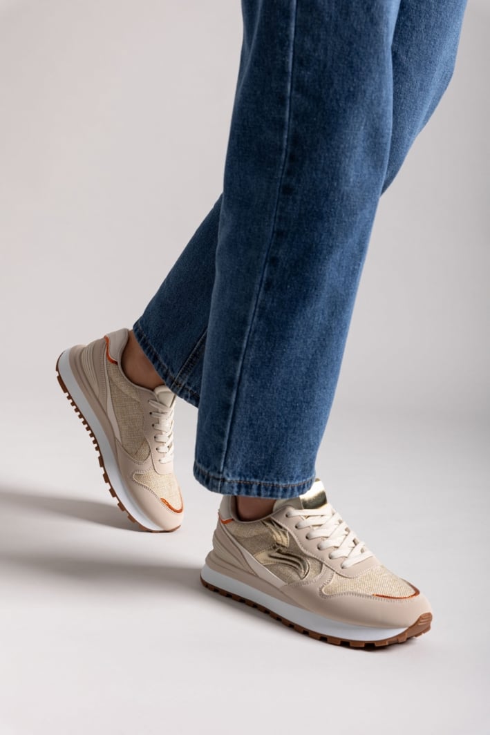 Sneakers με ψηλή σόλα ERYNN