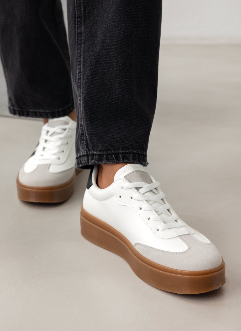Sneakers flatforms με ρίγα