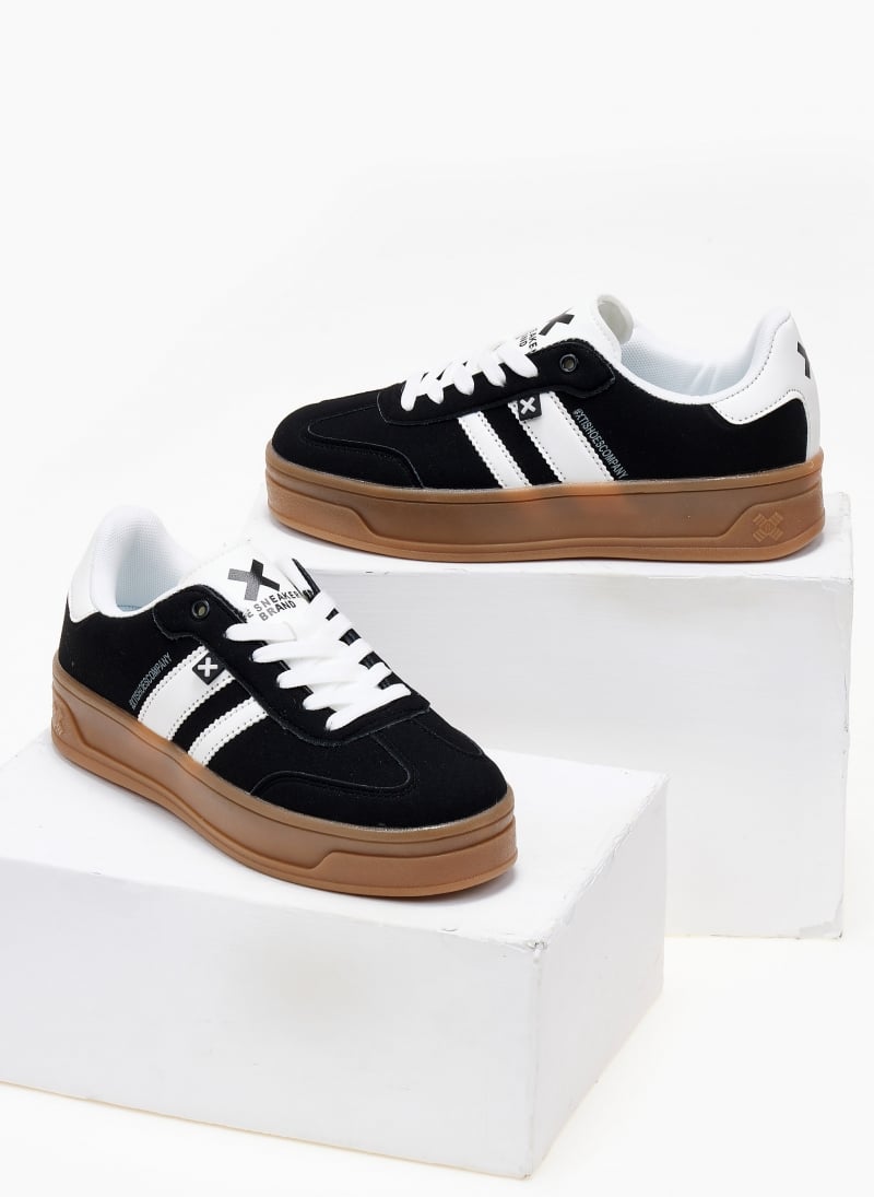 Sneakers με ρίγες Xti 143483