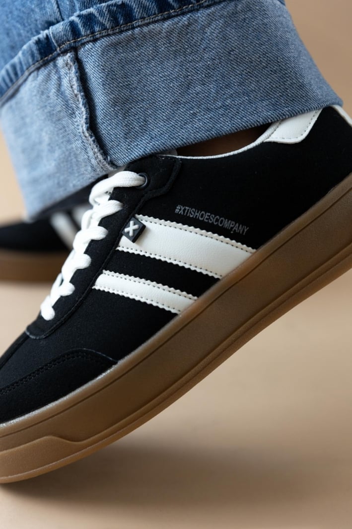Sneakers με ρίγες Xti 143483