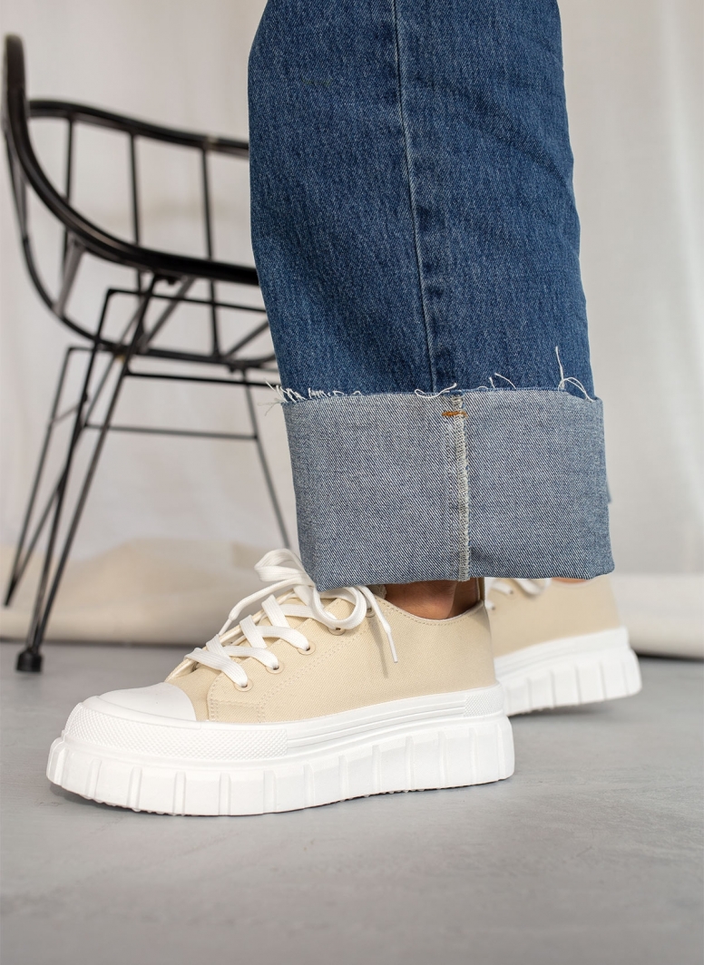 Sneakers πάνινα με σχέδιο στη σόλα