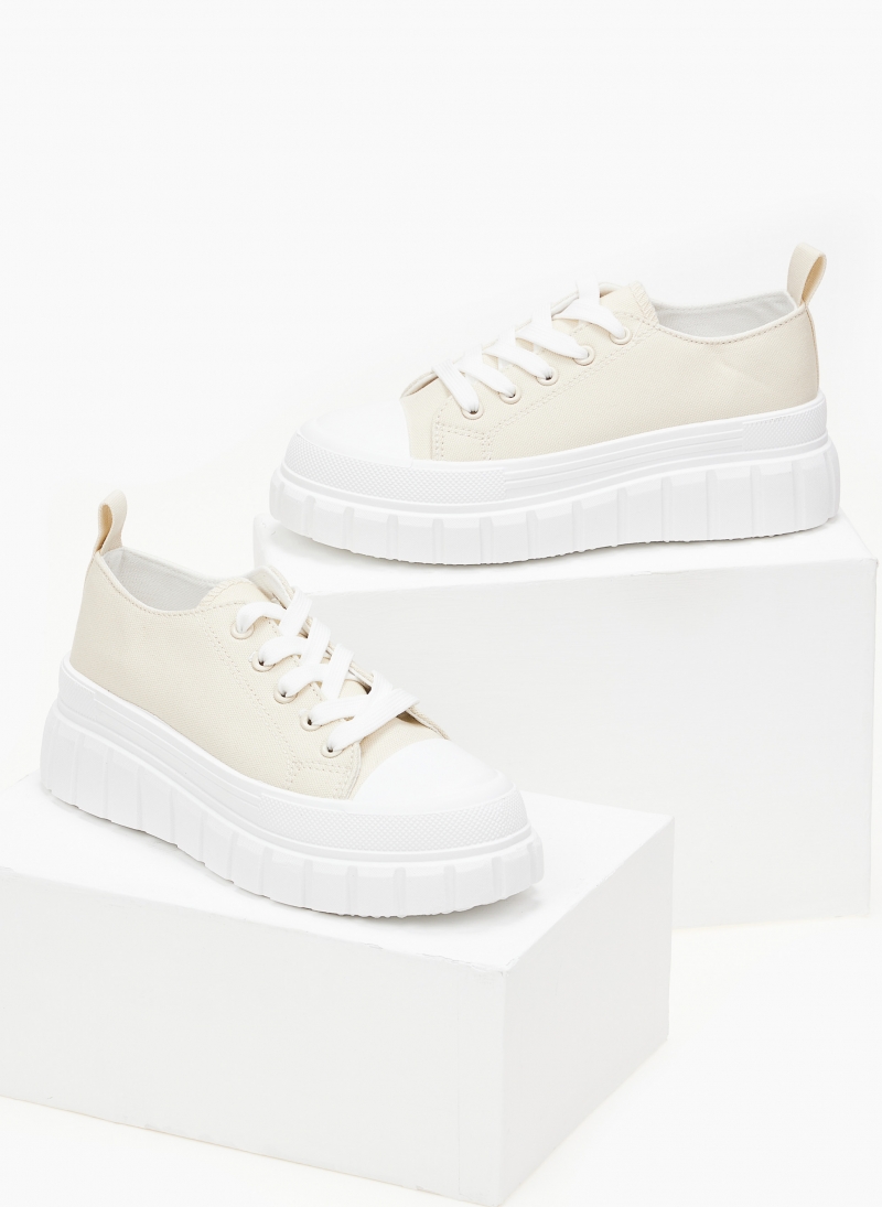 Sneakers πάνινα με σχέδιο στη σόλα