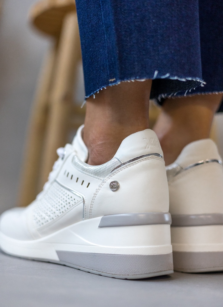 Sneakers wedges με στρας Xti 141154