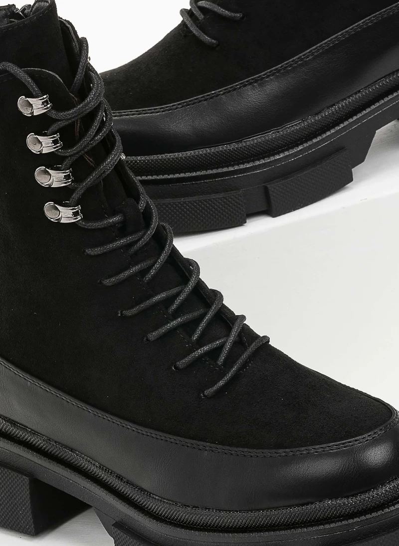Suede ορειβατικά μποτάκια με chunky σόλα
