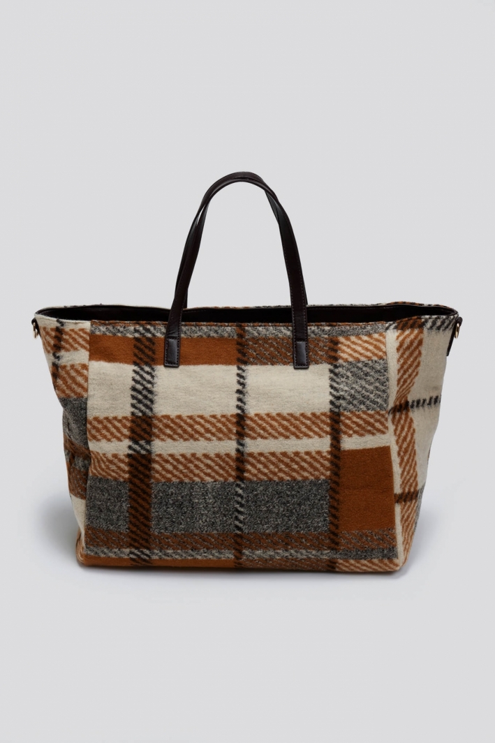 Τσάντα shopper με ύφασμα και print 