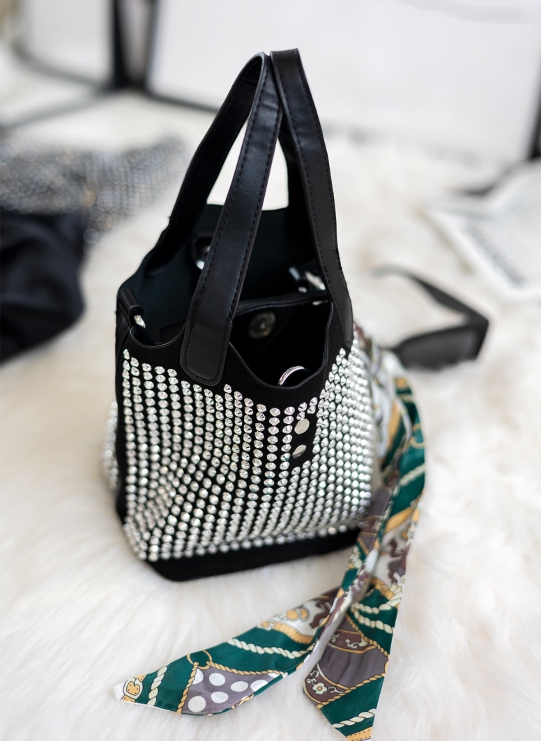 Τσαντάκι χειρός με strass
