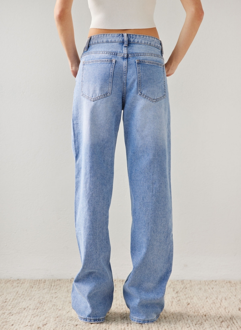 Τζιν wide leg με ασύμμετρη μέση
