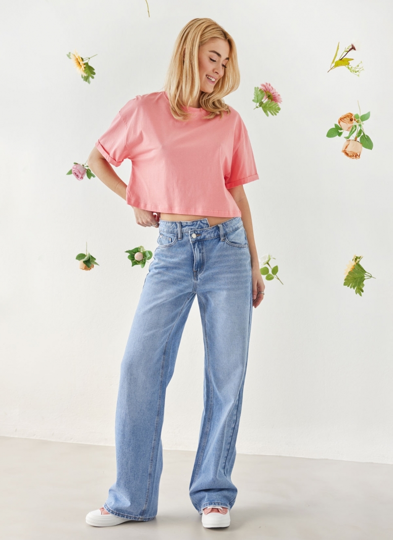 Τζιν wide leg με ασύμμετρη μέση