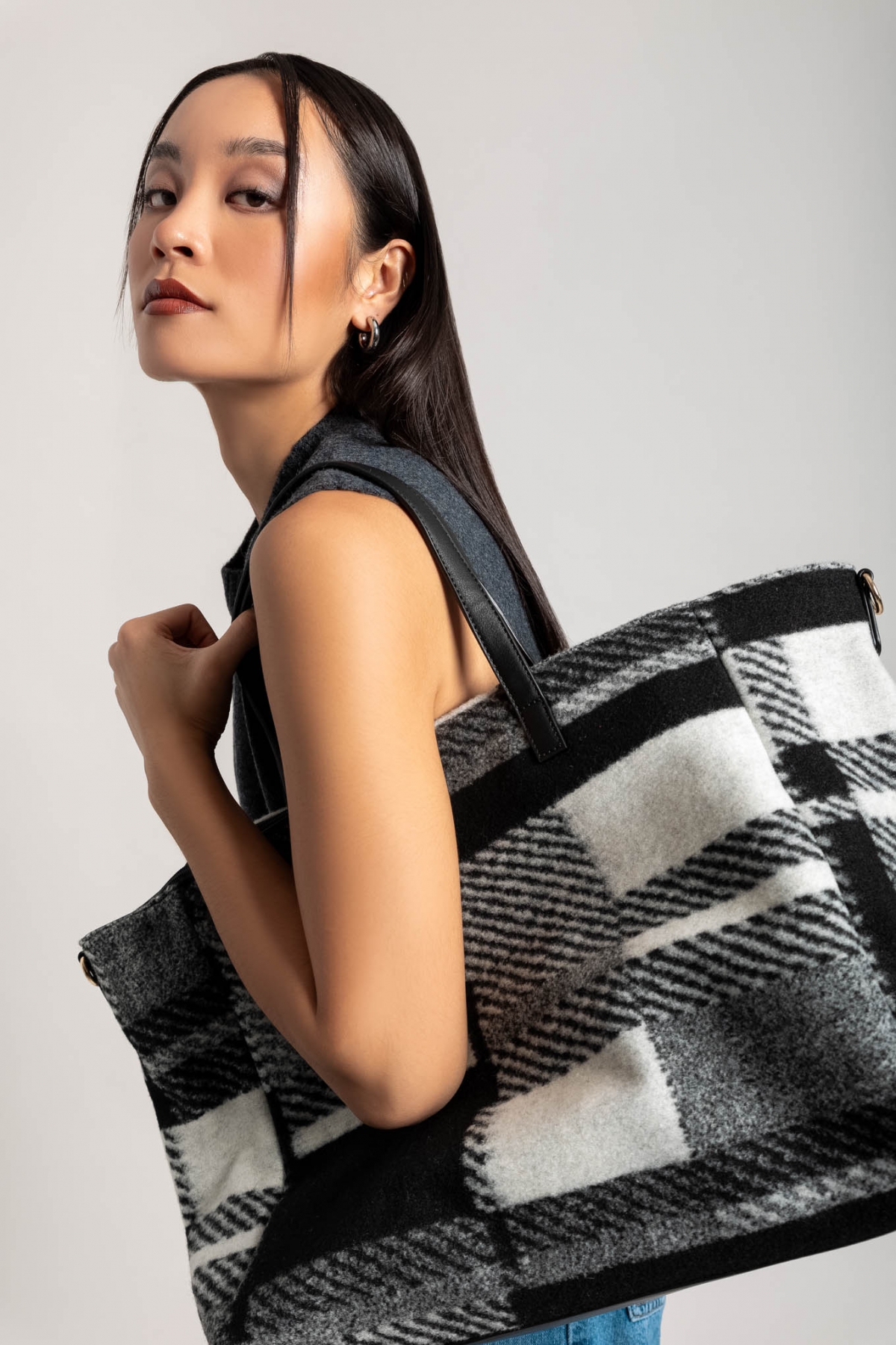 Τσάντα shopper με ύφασμα και print - Μαύρο φωτογραφία