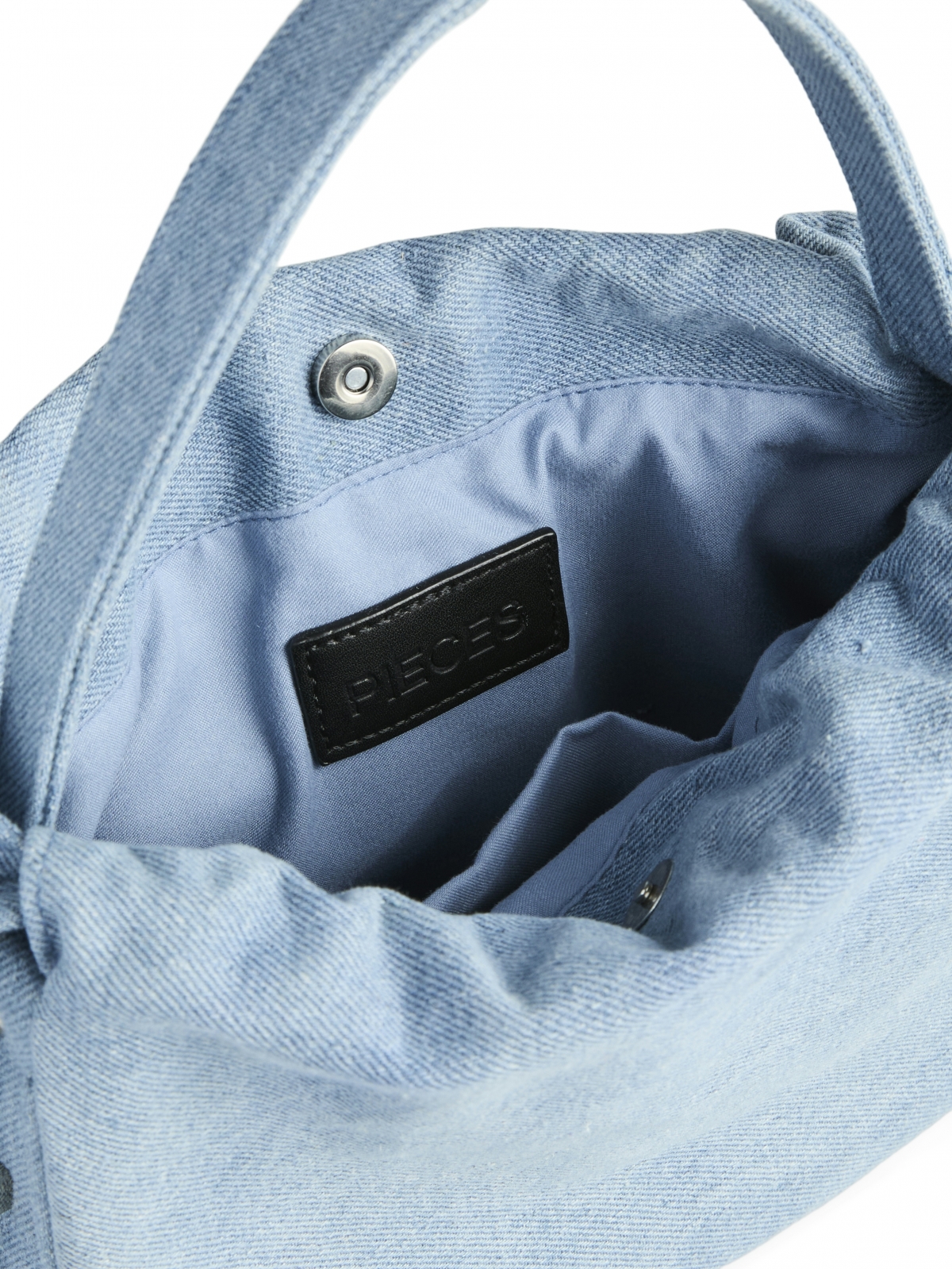 Τσαντάκι πουγκί με denim όψη PIECES 17157573 - Μπλε denim φωτογραφία